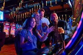 Người chơi Việt Nam quay slot nổ hũ trên điện thoại tại 7m livescore